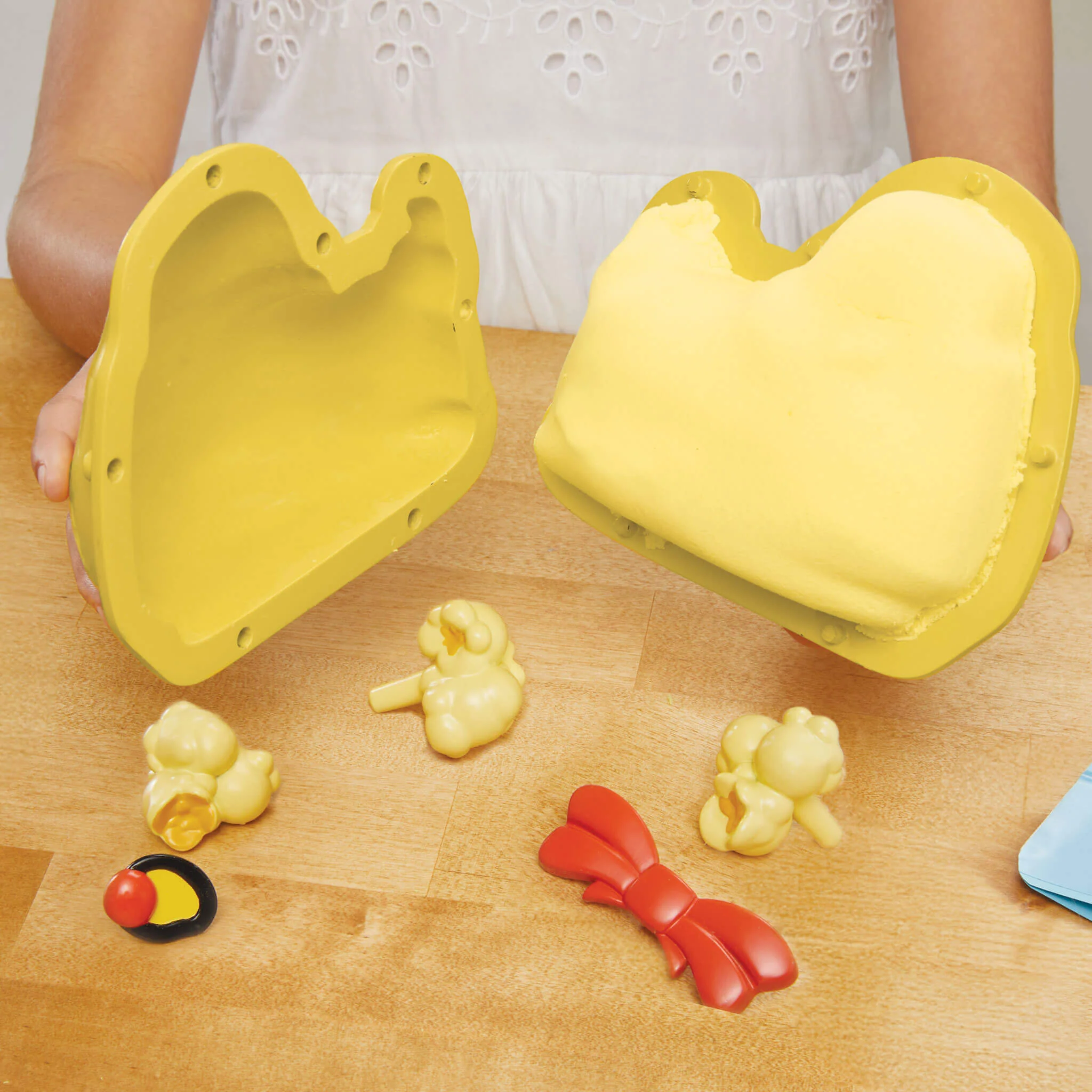 Little Tikes Duck Cake Kit – Creative Chefs Bluey Utensil - Image 5