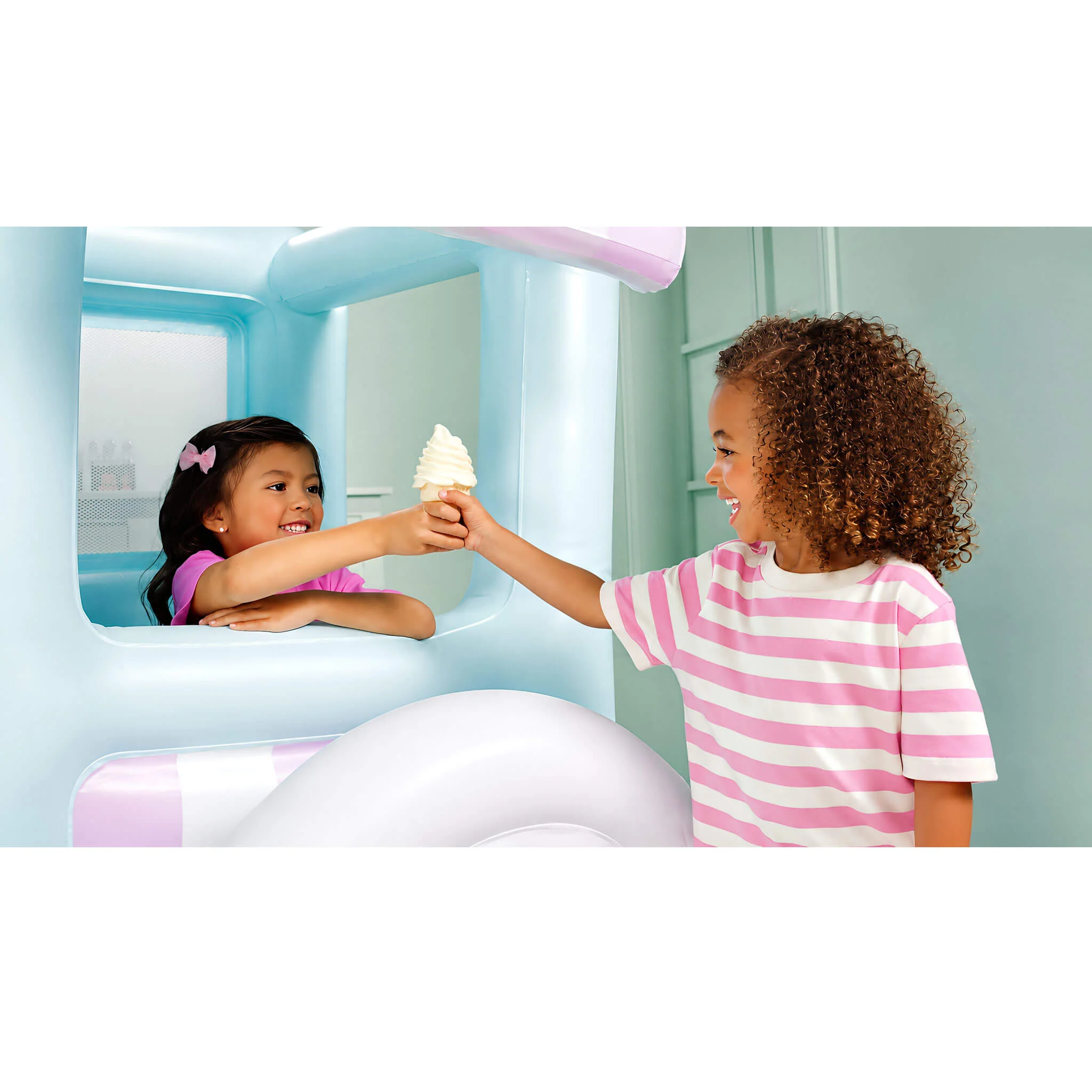 Little Tikes Sweet Spaces Ice Cream Bounce House - Image 4