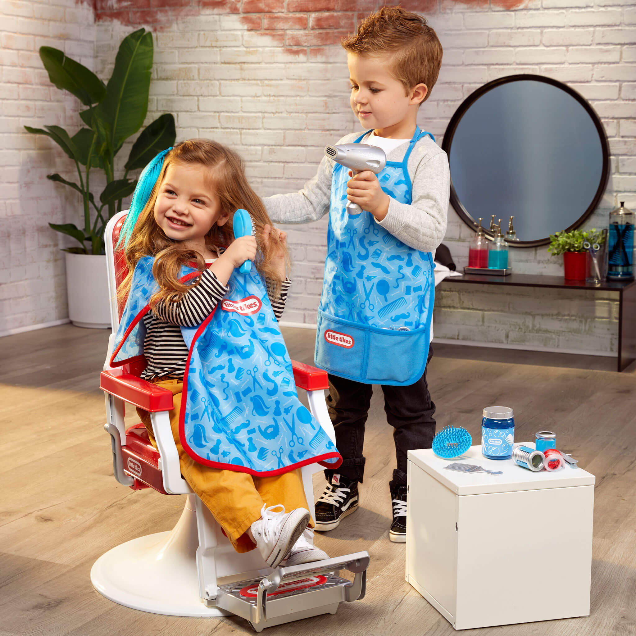 Little Tikes Hair Salon Toy - Image 2