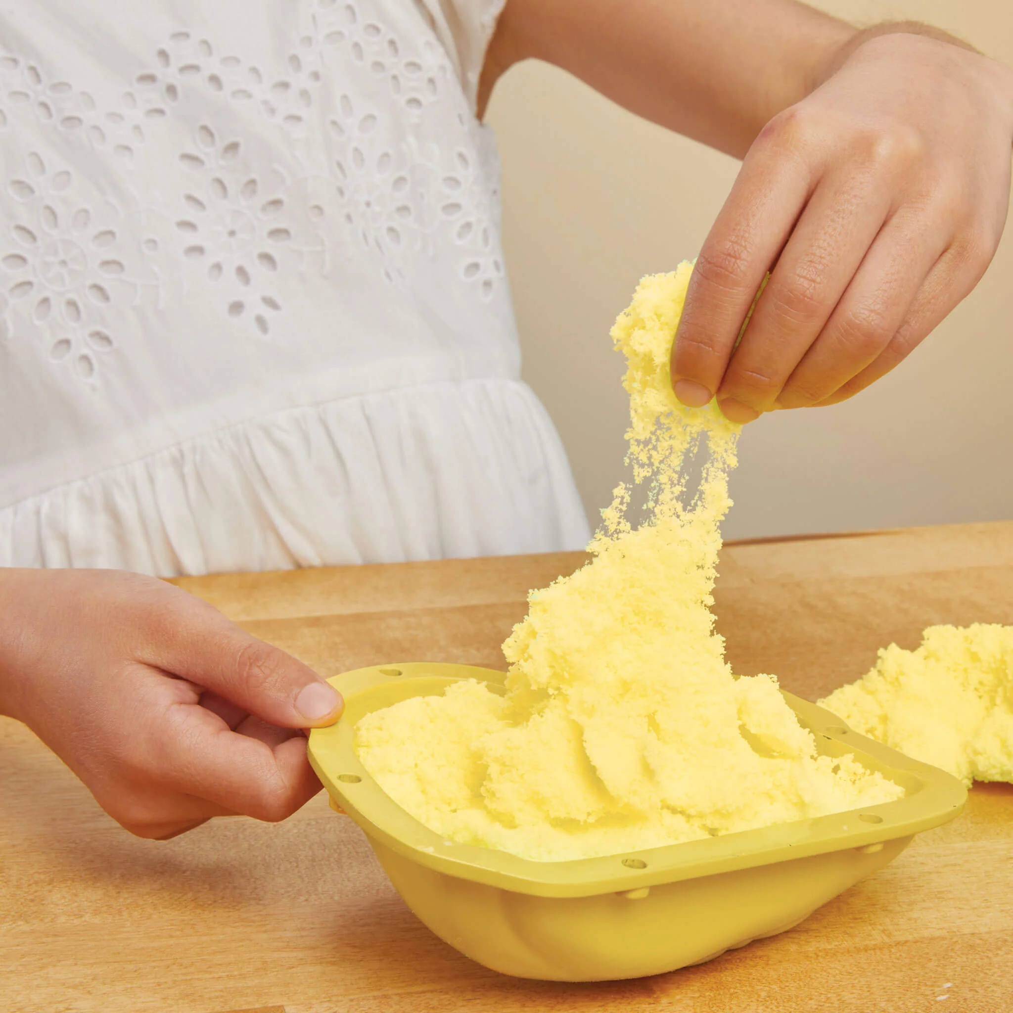 Little Tikes Duck Cake Kit – Creative Chefs Bluey Utensil - Image 4