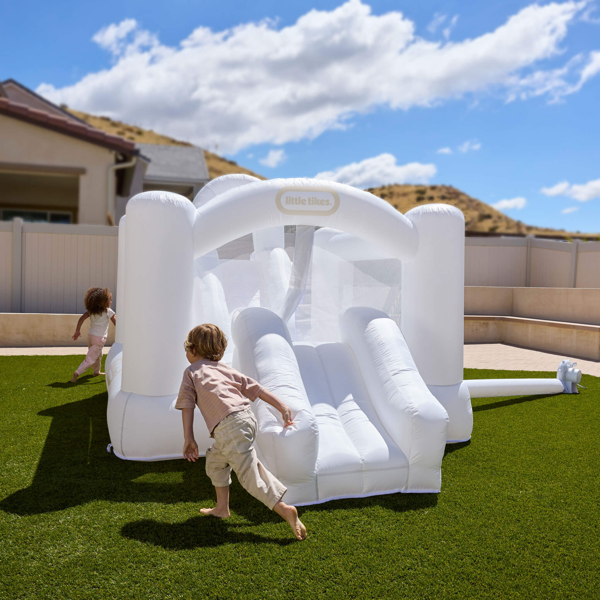 Little Tikes White – Cloud Collection Jump ‘n Double Slide Bouncer - Image 2